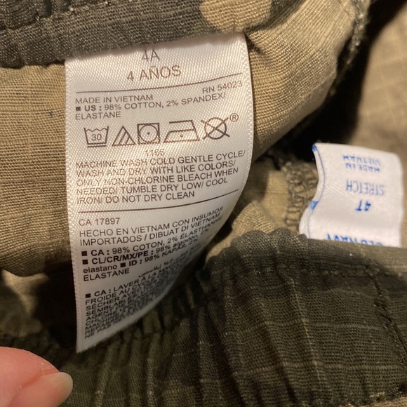 Old navy boys pants bundle size 4T - Picture 10 of 11